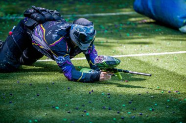 - Rusya. Stavopol. 07 / 21 / 2018 Rus Paintball Federasyonu 4. seviye spor paintball elemeleri. Yarışmaya Güney Federal Bölgesi 'nden 12' den fazla takım katıldı..