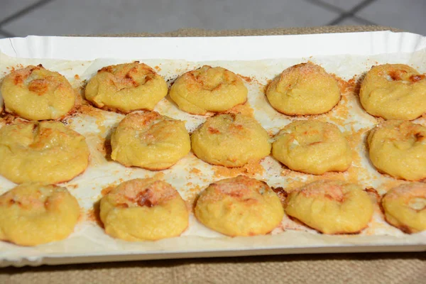 Italian Aperitif Dan Finger Food Polentine Dipanggang Dengan Gorgonzola — Stok Foto