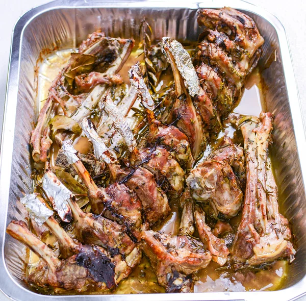 tipik İtalyan sezon gıda olarak Paskalya için ızgara kuzu