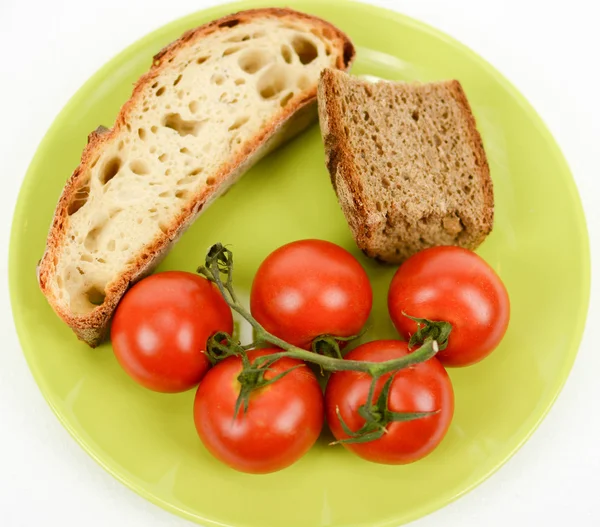 Mediterrane dieet brood en tomaat — Stockfoto
