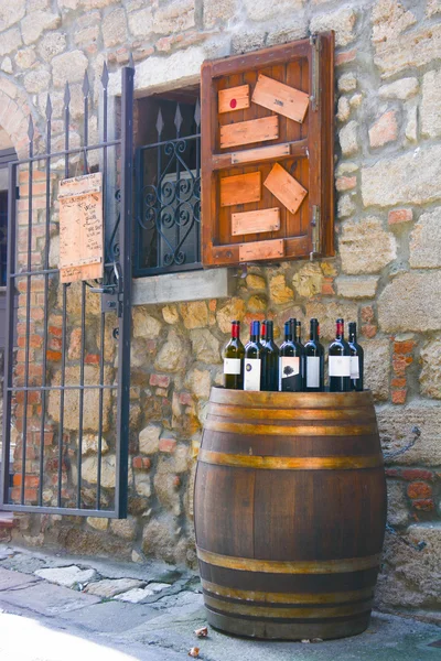 tipik Toskana şarap dükkanı