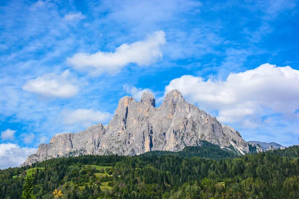 İtalyan dağlar dolomiti