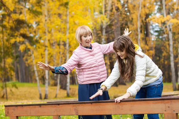 Wandelen in het park — Stockfoto