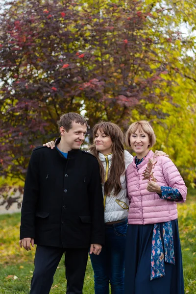 Wandelen in het park — Stockfoto