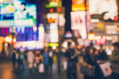 Bulanık insanlar ve Vietnam'da Dotonbori Road Alışveriş Merkezi