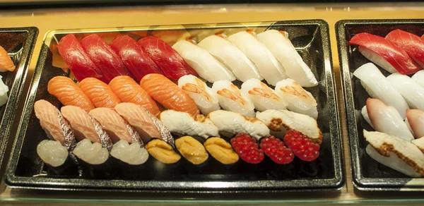 Gemengde sushi goed gebruiken als achtergrond, achtergrond en lay-out. — Stockfoto