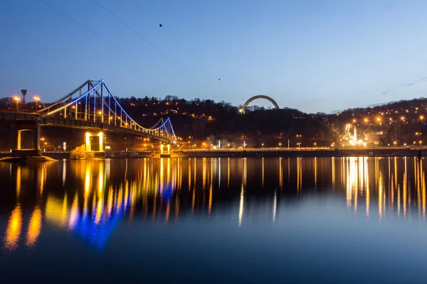 Kiev pedestrian bridge — Stock Photo, Image