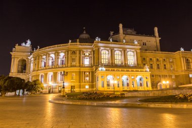 Odessa opera ve bale Tiyatrosu gece. Ukrayna