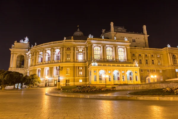 Ópera de Odessa e Teatro de Ballet à noite. Ucrânia — Fotografia de Stock