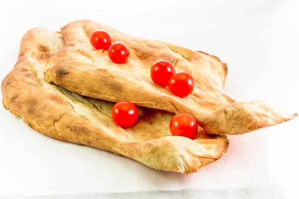 Gürcü çanak: yaz sebze ile achma khachapuri