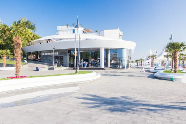 Embankment near hotel Nemo early in the morning — Stock Photo, Image