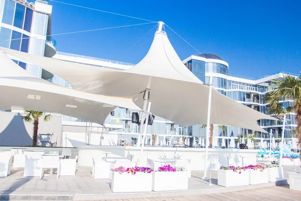 Sabahın erken saatlerinde otel Nemo yakınındaki dolgu
