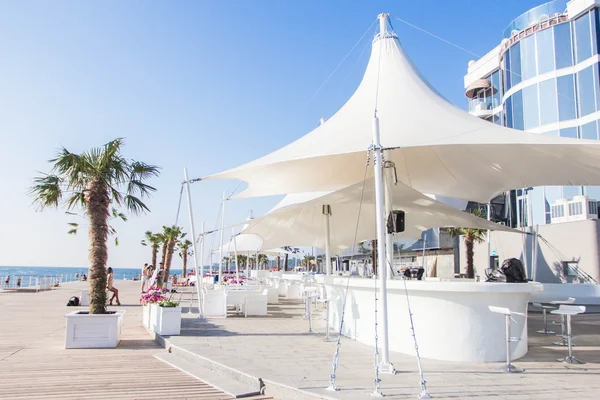 Sabahın erken saatlerinde otel Nemo yakınındaki dolgu