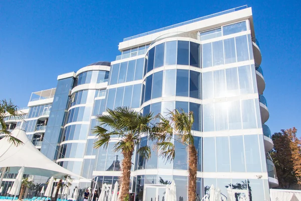 Sabahın erken saatlerinde otel Nemo yakınındaki dolgu