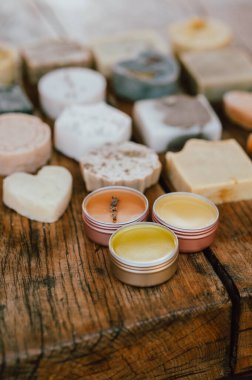 El yapımı cilt bakımı, doğal sabun ve merhem düzenlemesi, kırsal alandaki bitkisel ilaçlar.