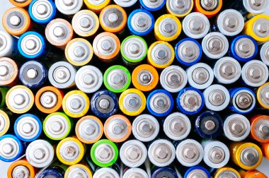 Üst Görünüm Renkli Batarya Topları Çerçeve doldurma, Perakende Envanter Sahnesi Çeşitli Alkali