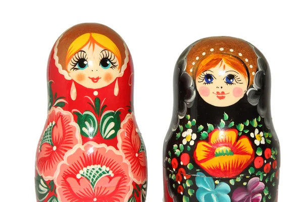 Russo matryoshka boneca no fundo branco — Fotografia de Stock