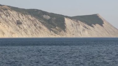 Karadeniz sahilleri. Kel rock dağ
