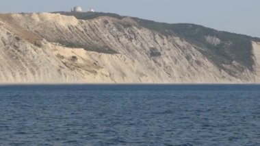Karadeniz sahilleri. Kel rock dağ