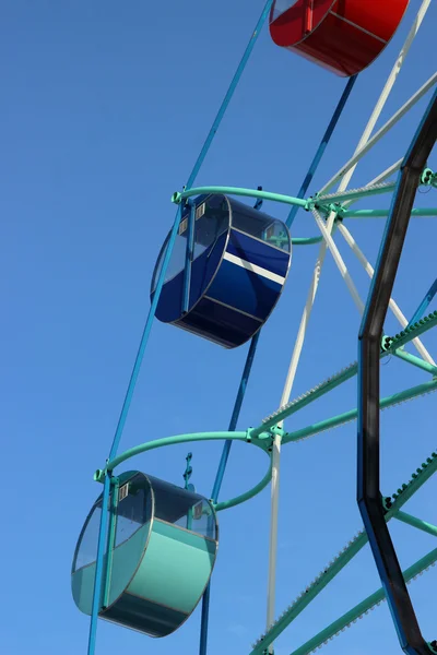 Montar la rueda de la fortuna — Foto de Stock