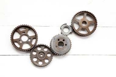Beyaz arka plan üzerinde endüstriyel cogwheels