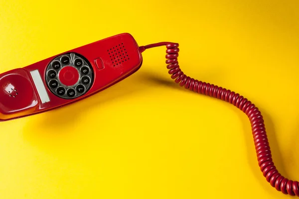 Vintage kırmızı telefon — Stok fotoğraf