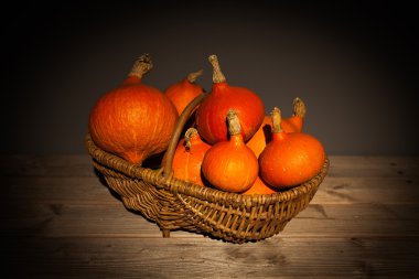 Grup turuncu kabak ahşap