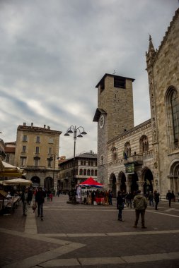 Duomo Como ve onun kare