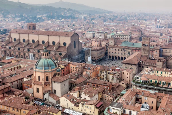 Asinelli kulesinden Bologna