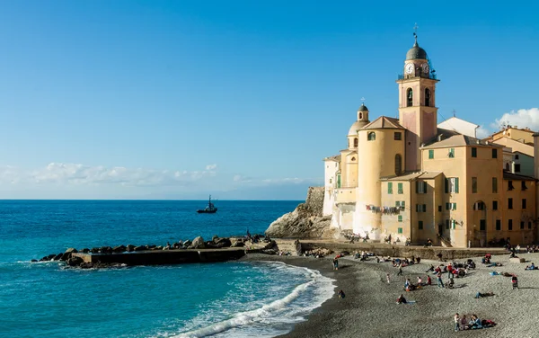 Kirche am Strand — Stockfoto