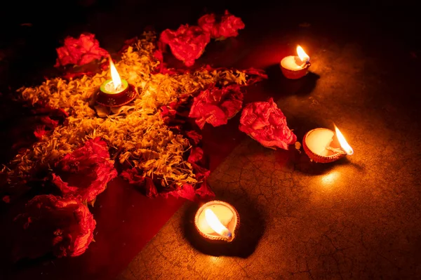 Angolo Basso Rangoli Fiori Candele Fai Luci Diwali Notte Immagine — Foto Stock
