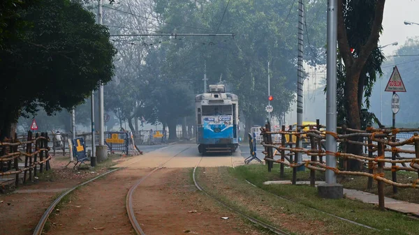 Колката Західна Бенгал Індія Січня 2020 Електричний Трамвай Проходить Через — стокове фото