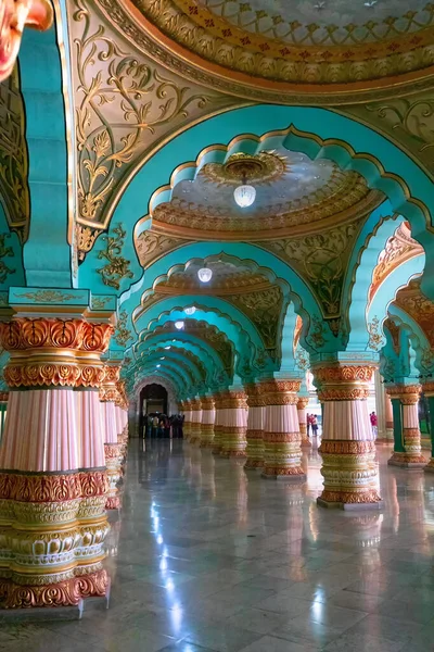 Mysore Karnataka India November 2018 Prachtig Versierd Interieur Plafond Pilaren — Stockfoto