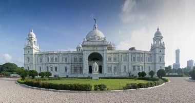 Victoria Memorial, Kolkata, Kalküta, Batı Bengal, Hindistan 'ın güzel panoramik görüntüsü. Hint Mimarisi Tarihi Anıtı. Kraliçe Victoria 'nın Hindistan' daki 25 yıllık saltanatının anısına inşa edildi..