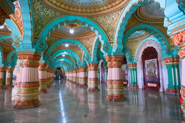 Mysore Karnataka India November 2018 Prachtig Versierd Interieur Plafond Pilaren — Stockfoto