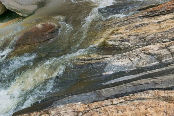 Όμορφη Καταρράκτη Turga Έχει Πλήρη Ρέματα Νερού Που Ρέει Προς — Φωτογραφία Αρχείου