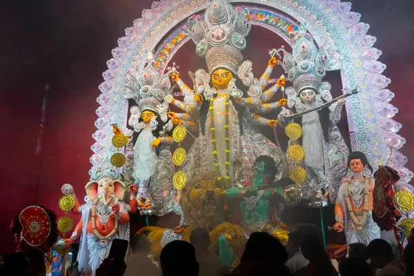 Kolkata Índia Outubro 2018 Deusa Durga Ídolo Sendo Adorado Dentro — Fotografia de Stock