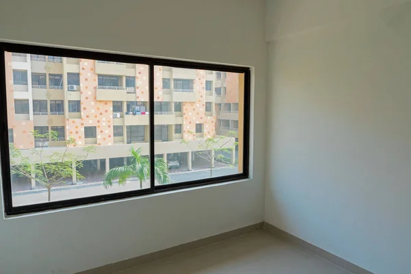 Vista Interior Ventana Habitación Los Nuevos Pisos Residenciales Que Construyen — Foto de Stock