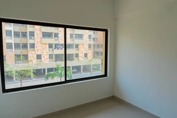 Vista Interior Ventana Habitación Los Nuevos Pisos Residenciales Que Construyen —  Fotos de Stock