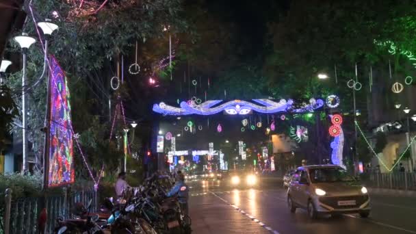 印度加尔各答公园街 Park Street Kolkata India 2020年11月12日 公园街装饰有迪瓦利灯 供迪瓦利人 深谷人或深谷人使用 它是光明的化身 — 图库视频影像