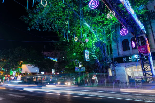 Park Street Kolkata India Noviembre 2020 Senderos Luces Cabeza Coche — Foto de Stock