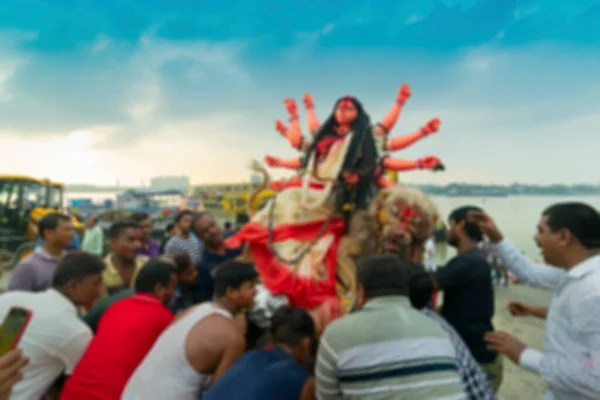 Jumalattaren Durgan Idolin Hämärtynyt Kuva Kuljetetaan Gangesjoen Upotukseen Durga Puja — kuvapankkivalokuva