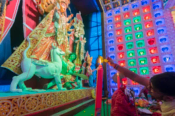 Purohit Hindu Bengali Enevoado Iluminando Três Folhas Sagradas Enquanto Adorava — Fotografia de Stock