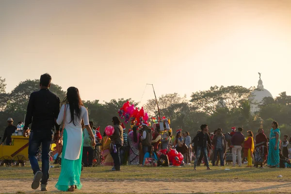 Kolkata West Bengalen India December 2017 Liefhebbers Lopen Langs Kerstmis — Stockfoto