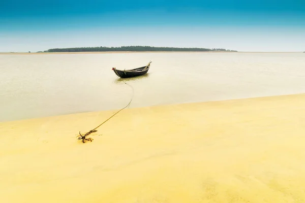 Moody Image Boat Water Tied Rope Anchor River Bed Tajpur — Stock Photo, Image