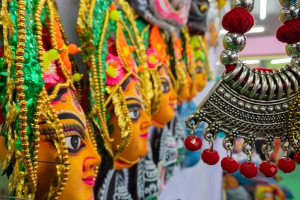 Máscaras Chhou Coloridas Deusa Hindu Durga Colares Artesanais Exposição Para — Fotografia de Stock