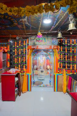 Jaisalmer, Rajasthan, Hindistan - 15 Ekim 2019: Hindistan Pakistan sınırındaki Tanot Mata Mandir 'de Tanot Tanrıçası Tanot. Hint Ordusu tarafından korunan antik tapınak..