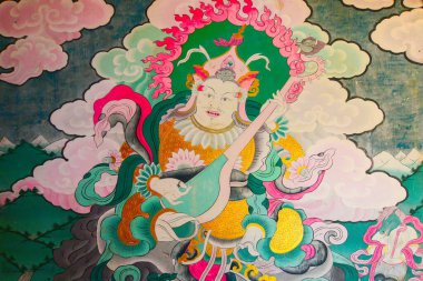 Rinchenpong, Sikkim, Hindistan - 17 Ekim 2016: Rinchenpong manastırının iç duvarında Buddist dini duvar resmi. Tarihsel hikayeler bu tablolarda tasvir edilir..