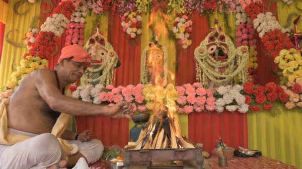 Howrah Bengala Occidental India Junio 2020 Sacerdote Hindú Hizo Yajna — Vídeo de stock