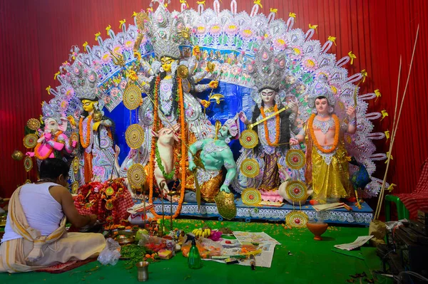 Howrah Batı Bengal Hindistan Ekim 2020 Hindu Rahiplere Taparak Tanrıça — Stok fotoğraf